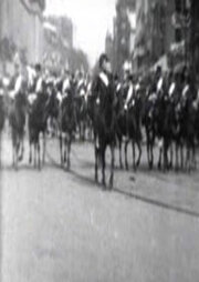 Президент МакКинли с эскортом едет в Капитолий (1901) постер